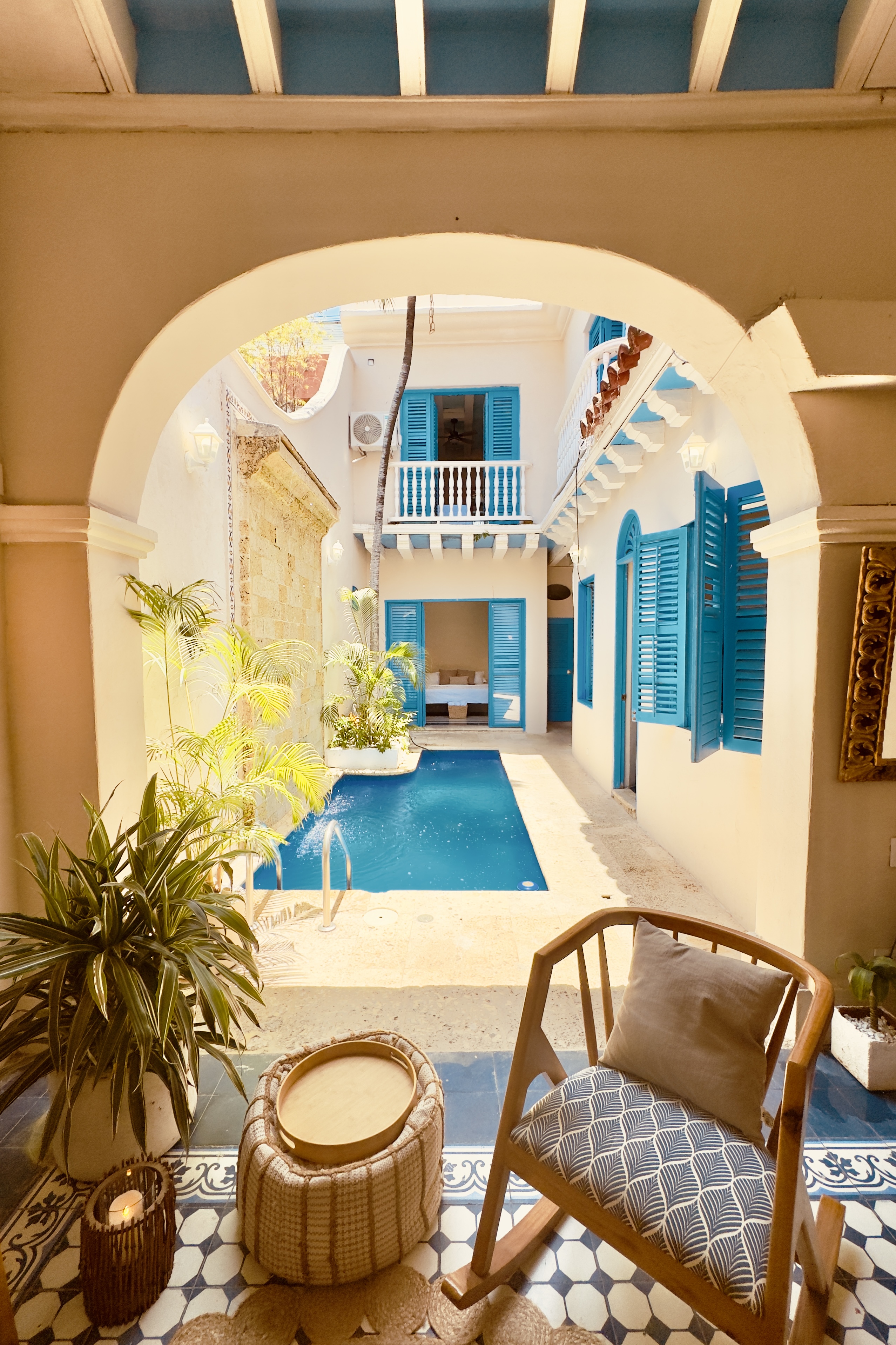 Interior colonial elegante